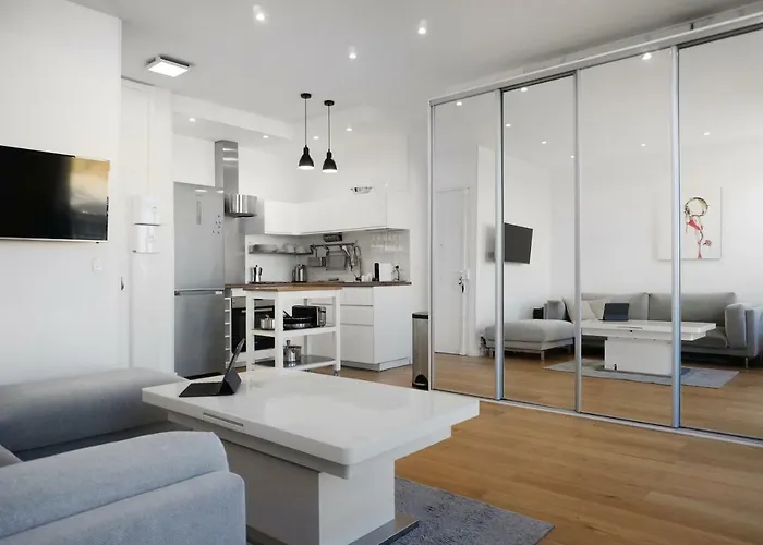 Appartement Waterfront Panoramic Sea View, Balcony, Ac