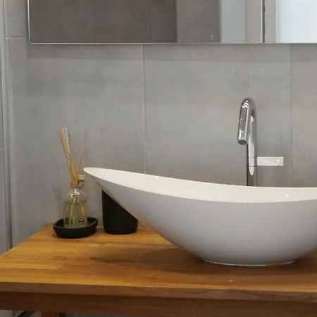 Διαμέρισμα Waterfront Panoramic Sea View, Balcony, Ac