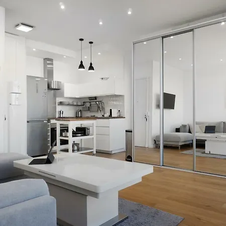 Διαμέρισμα Waterfront Panoramic Sea View, Balcony, Ac